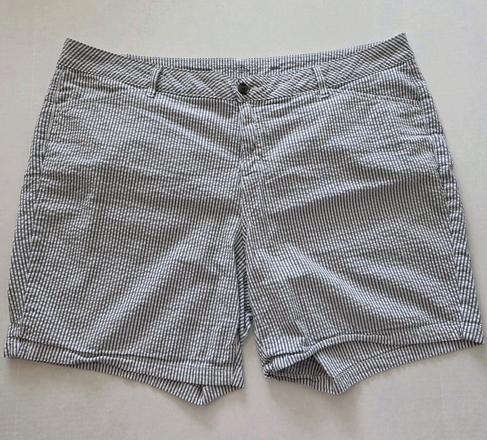 St. John's Bay Blue and White Flat Front Shorts Womans Size 20W